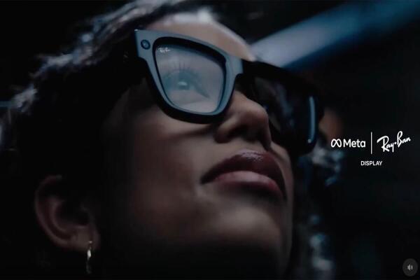 Rò rỉ video “Meta Ray-Ban Display” – kính thông minh có màn hình hiển thị và vòng đeo tay điều khiển