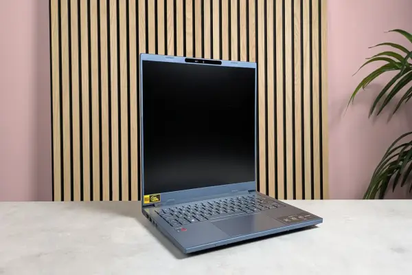 Đánh giá Acer Aspire 14 AI (2025): Laptop Mỏng Nhẹ với Thời lượng Pin "Khủng" 22 Tiếng, Nhưng Hiệu năng và Tính năng AI Thất vọng