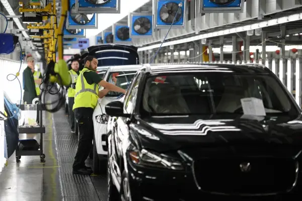 Jaguar Land Rover ngừng sản xuất vì tấn công ransomware