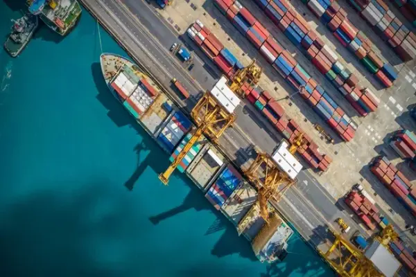 Người mua Mỹ bị “ép” trả phí vận chuyển cực cao do tranh cãi thuế nhập khẩu