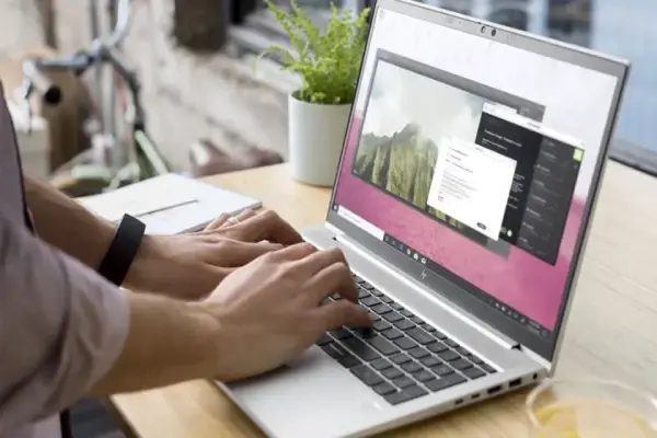 Laptop mỏng nhẹ tốt nhất 2025: Lựa chọn nào cho di chuyển và làm việc?