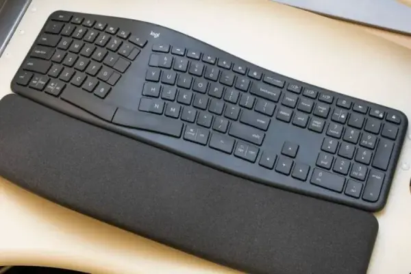 Xu hướng bàn phím công thái học 2025: Gì mới, gì nên mong chờ?