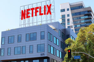 Netflix nhượng lại Warner Bros. Discovery cho Paramount: "Không còn hấp dẫn về mặt tài chính"