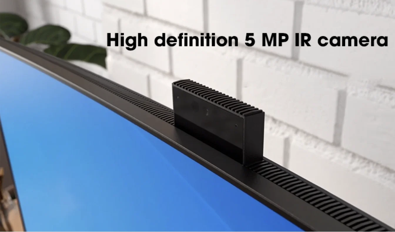 Trang bị kết nối đầy đủ, hỗ trợ Webcam và loa tiện lợi Màn hình Dell được nhà sản xuất trang bị các cổng kết nối phổ biến bao gồm cổng xuất hình bao gồm HDMI và DisplayPort 1.4 cùng các cổng mở rộng: 4 cổng USB 3.2, 2 cổng USB Type-C giúp bạn có thể kết nối với nhiều thiết bị ngoại vi khác một cách dễ dàng và nhanh chóng. Ngoài ra, màn hình Dell trang bị Webcam thông minh có tính năng nhận dạng khuôn mặt cùng loa kép để hỗ trợ cho bạn học tập, hội họp trực tuyến chất lượng mà không cần tốn thêm chi phí để mua.