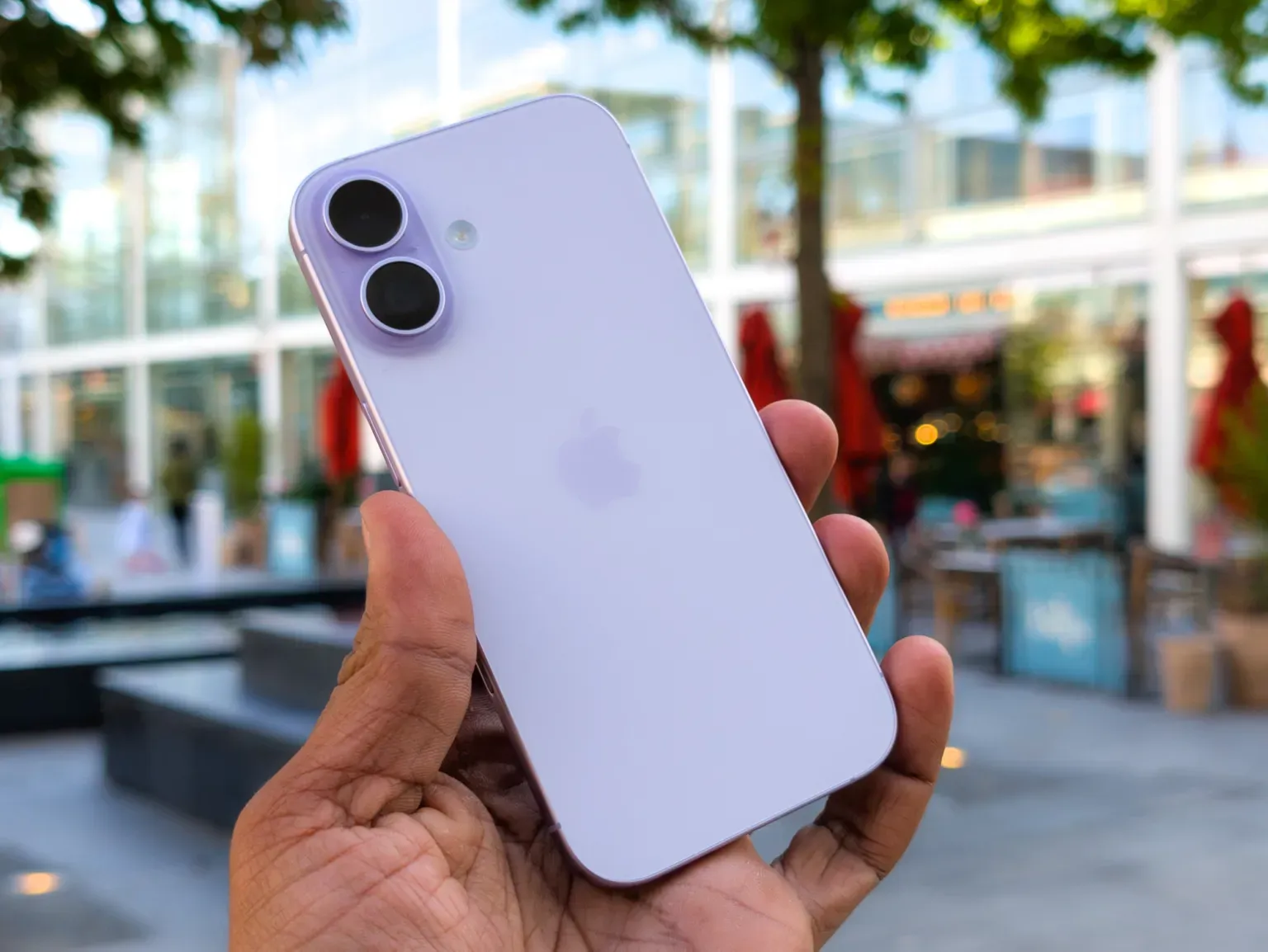 Apple-iPhone-17-lavender-back-1