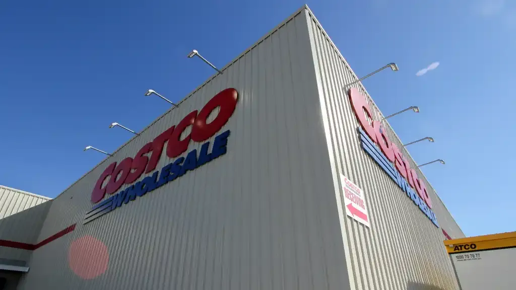 Costco-warehouse-building-angled-shot-from-outside