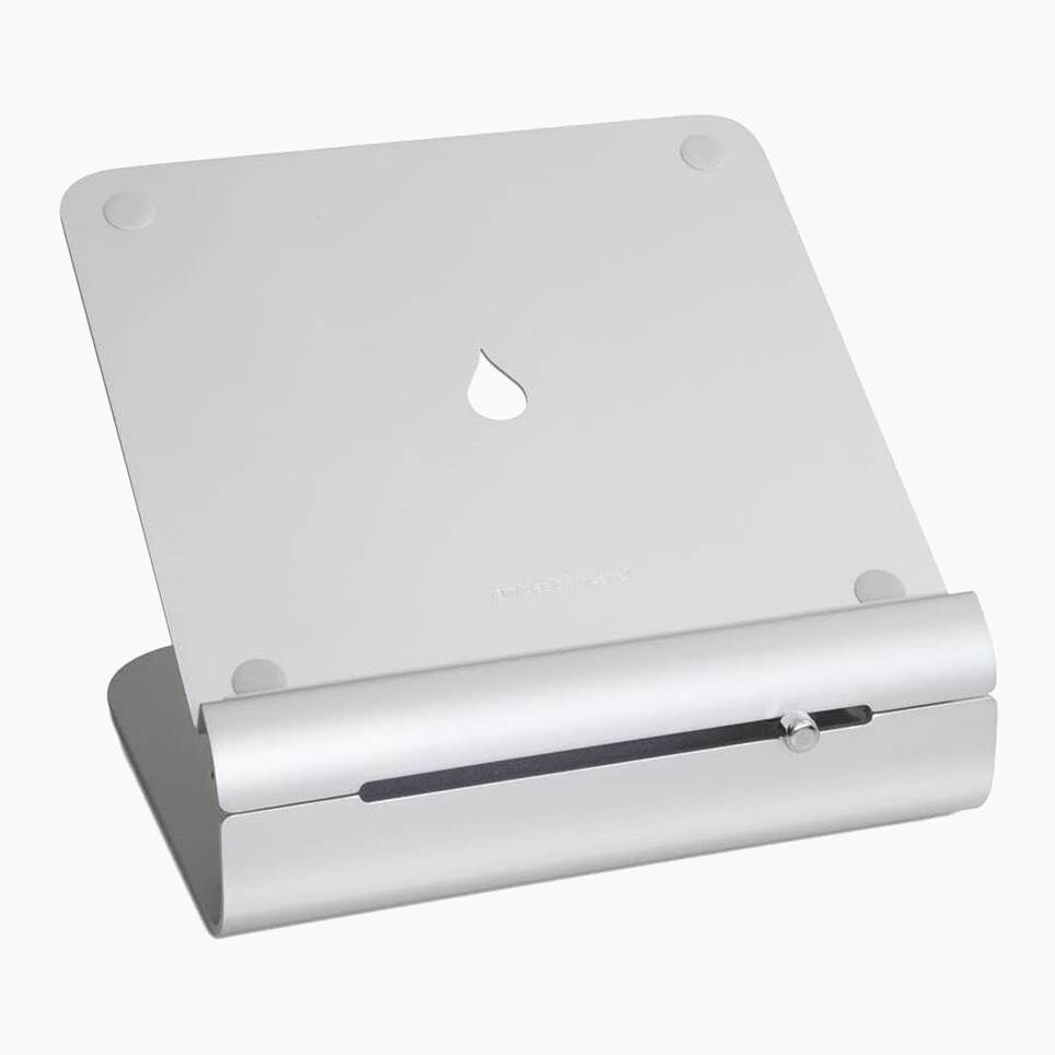 Giá đỡ máy tính xách tay iLevel2 của Rain Design trên nền trắng.