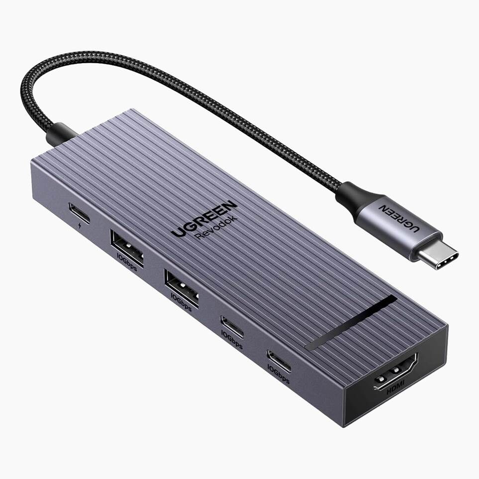 Revodok Pro 106 của Ugreen trên nền trắng.