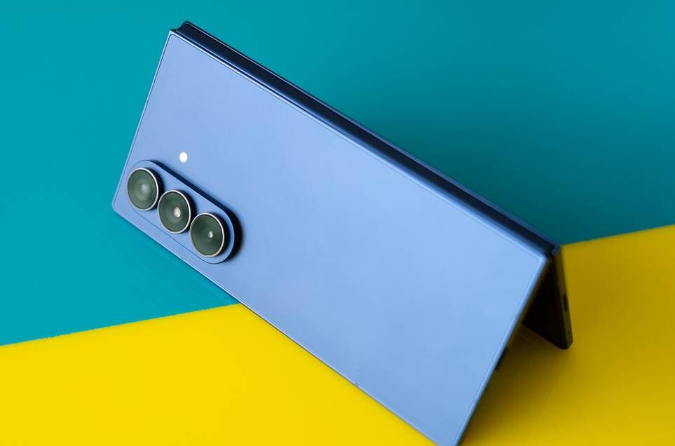 Samsung Galaxy Z Fold 7 màu xanh lam