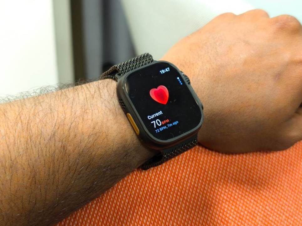 Apple Watch Ultra 3 màu đen Titanium