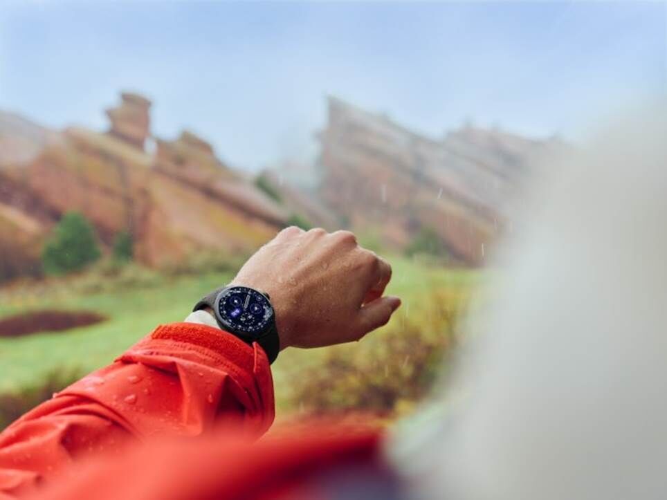 SOS khẩn cấp trên Pixel Watch 4