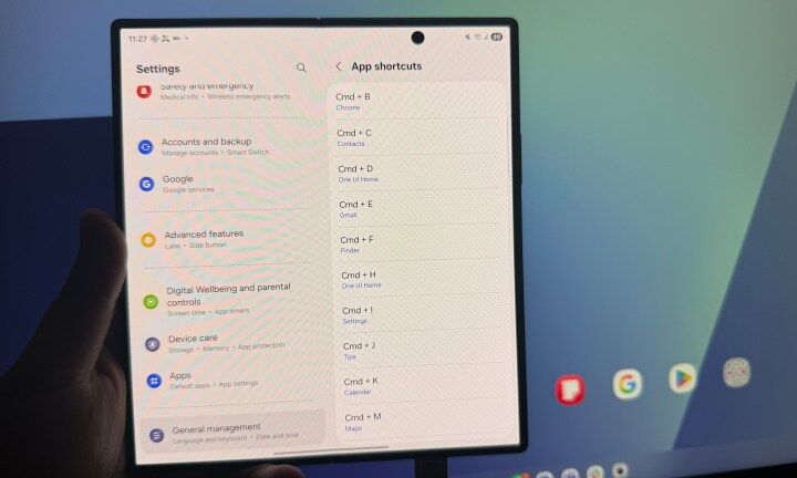 Accessing Samsung DeX with a monitor hooked up to the Galaxy Z Fold 7.
