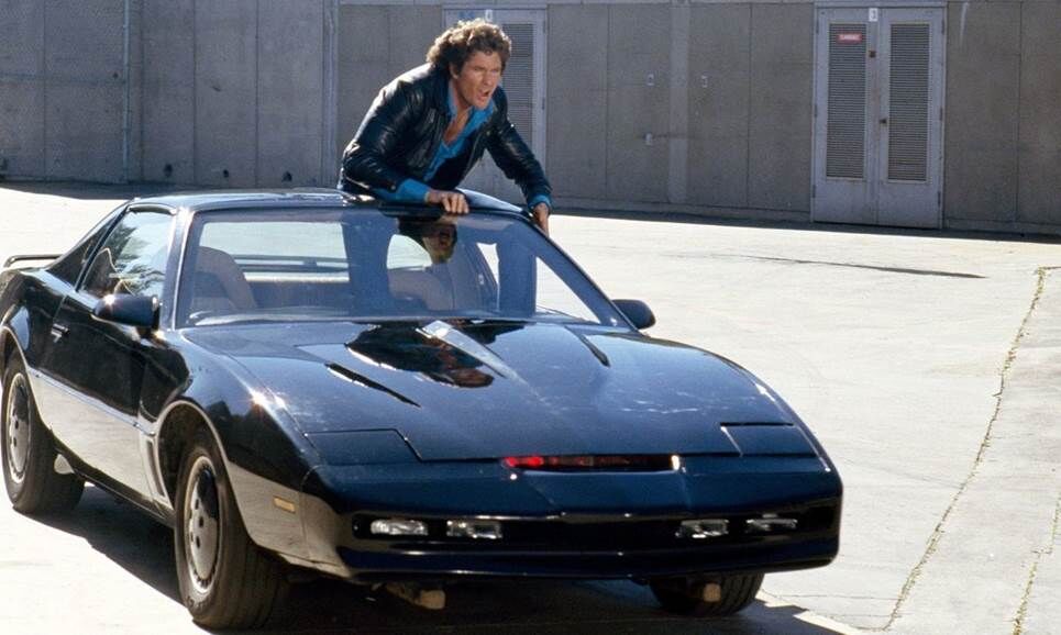 Michael Knight trong trang phục KITT trong loạt phim truyền hình Knight Rider.