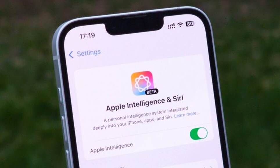 Apple Intelligence trên màn hình iPhone 16e