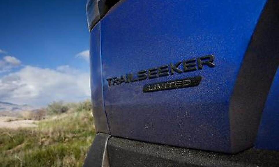 Subaru Trailseeker EV ra mắt năm 2026 4 ngón tay cái