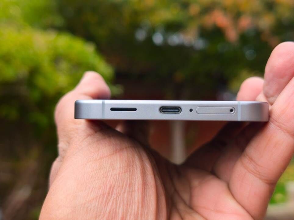 Samsung Galaxy S25 FE màu xanh lam