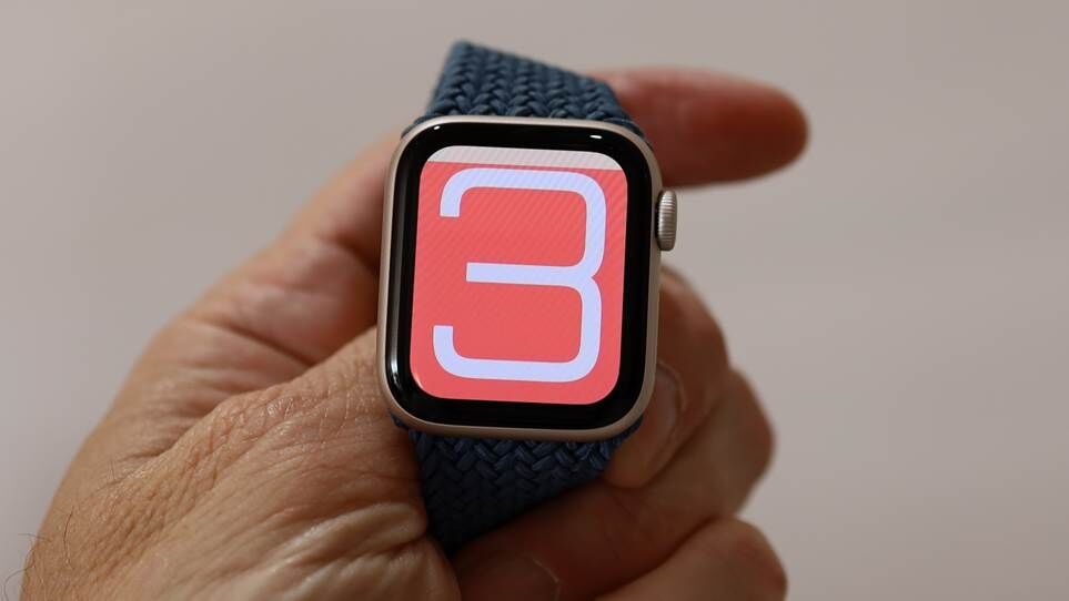 Apple Watch SE 3 trực tiếp