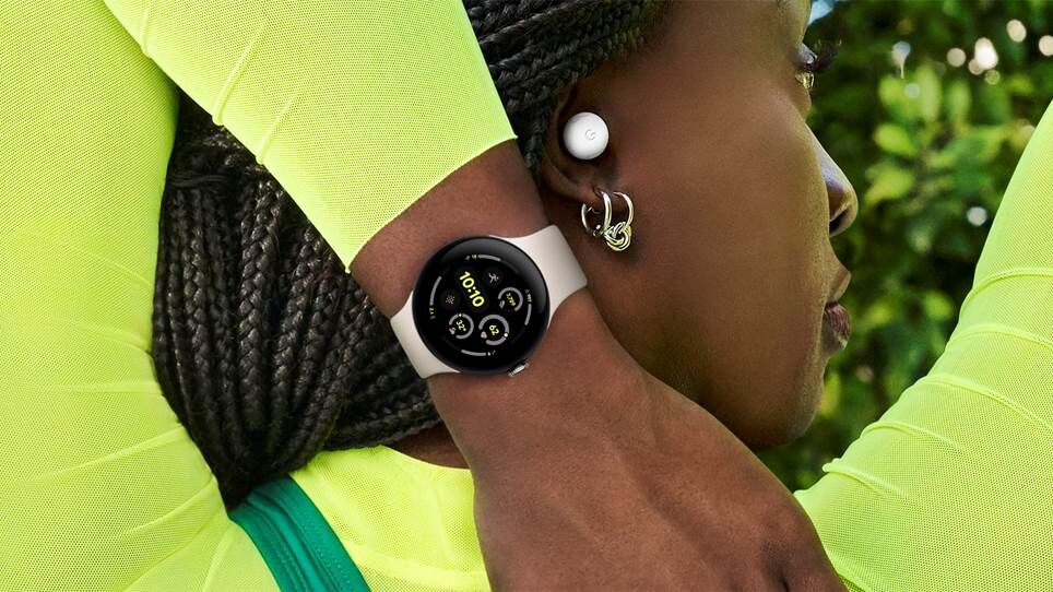Google Pixel Watch 3 trên cổ tay