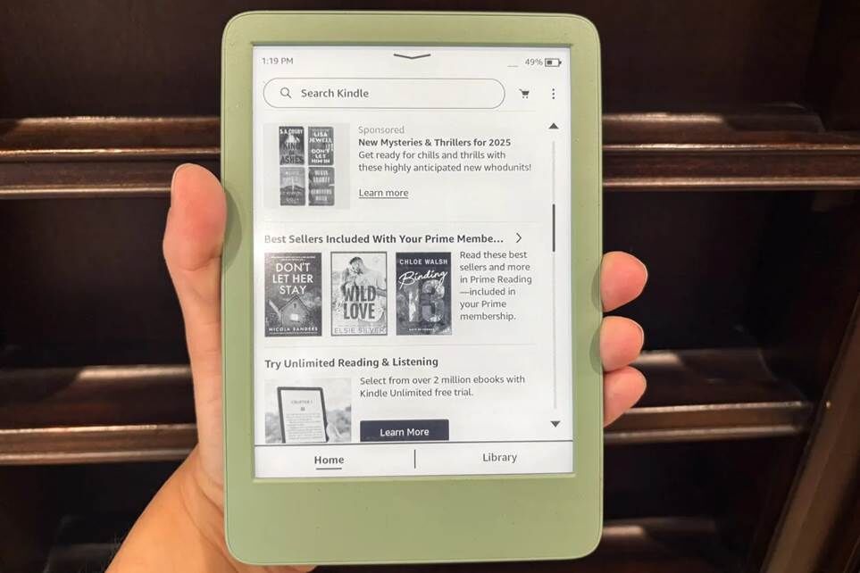 Kindle mới nhất của Amazon là một trong những máy đọc sách điện tử bỏ túi dễ mua nhất.