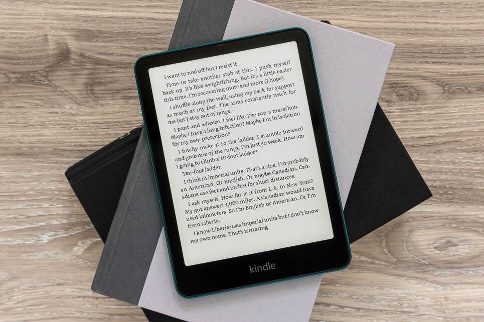 Kindle Paperwhite mới nhất có màn hình sắc nét, dễ đọc.